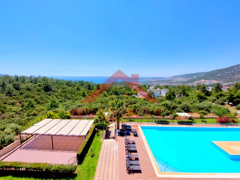 Akbükte Satılık Deniz Manzaralı Yazlık