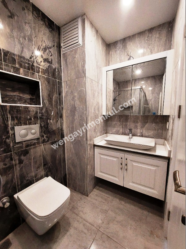 WEN BERKAN GÜLER'DEN BEYLİKDÜZÜ MARE 36 SİTESİNDE 3+1 120m2 DENİZ MANZARALI HAVUZLU