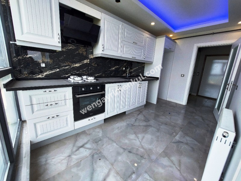 WEN BERKAN GÜLER'DEN BEYLİKDÜZÜ MARE 36 SİTESİNDE 3+1 120m2 DENİZ MANZARALI HAVUZLU
