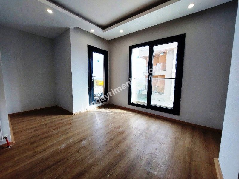 WEN BERKAN GÜLER'DEN BEYLİKDÜZÜ MARE 36 SİTESİNDE 3+1 120m2 DENİZ MANZARALI HAVUZLU