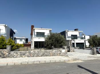 KKTC Girne Çatalköy Bölgesinde Ana Caddeye Yakın Satılık 3+1 Villa