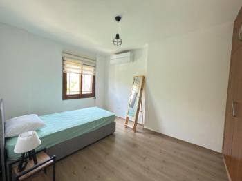 Çatalköy Merkezi  Konumda Geniş Bahçeli  3+1 Kiralık Villa
