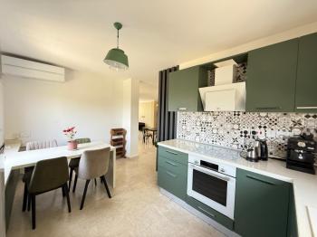 Çatalköy Merkezi  Konumda Geniş Bahçeli  3+1 Kiralık Villa