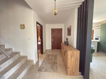 Çatalköy Merkezi  Konumda Geniş Bahçeli  3+1 Kiralık Villa