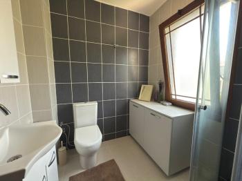 Çatalköy Merkezi  Konumda Geniş Bahçeli  3+1 Kiralık Villa