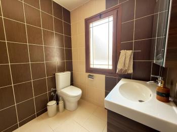 Çatalköy Merkezi  Konumda Geniş Bahçeli  3+1 Kiralık Villa