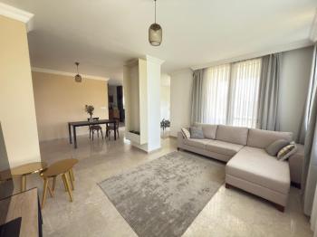 Çatalköy Merkezi  Konumda Geniş Bahçeli  3+1 Kiralık Villa