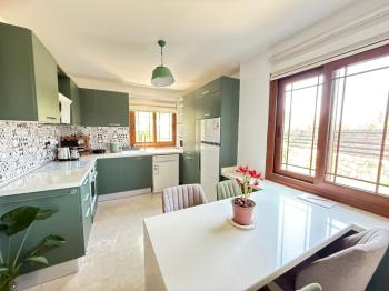 Çatalköy Merkezi  Konumda Geniş Bahçeli  3+1 Kiralık Villa