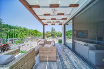 Girne Çatalköy'de Satılık Muhteşem 3+1 Villa