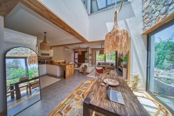 Girne Çatalköy'de Satılık Muhteşem 3+1 Villa