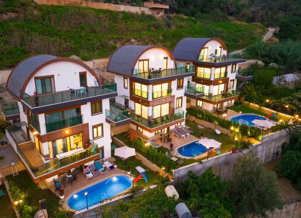 Роскошная вилла 5+1 в Бекташе