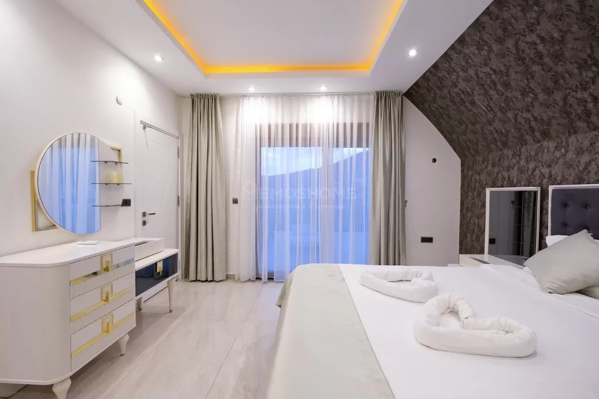 Роскошная вилла 5+1 в Бекташе