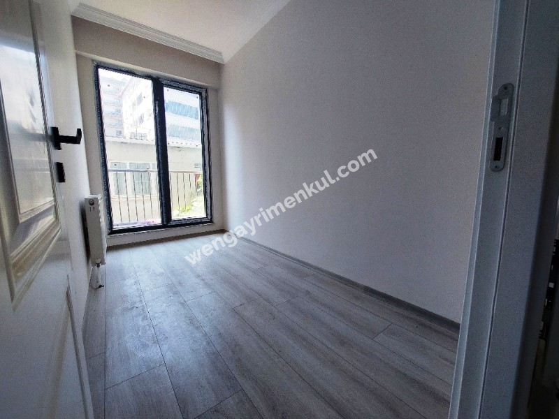 WEN BERKAN GÜLER'DEN BUTİK SİTEDE 2+1 Y.GİRİŞ 90m2 KAPALI OTOPARK GÜVENLİK