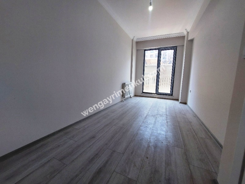 WEN BERKAN GÜLER'DEN BUTİK SİTEDE 2+1 Y.GİRİŞ 90m2 KAPALI OTOPARK GÜVENLİK
