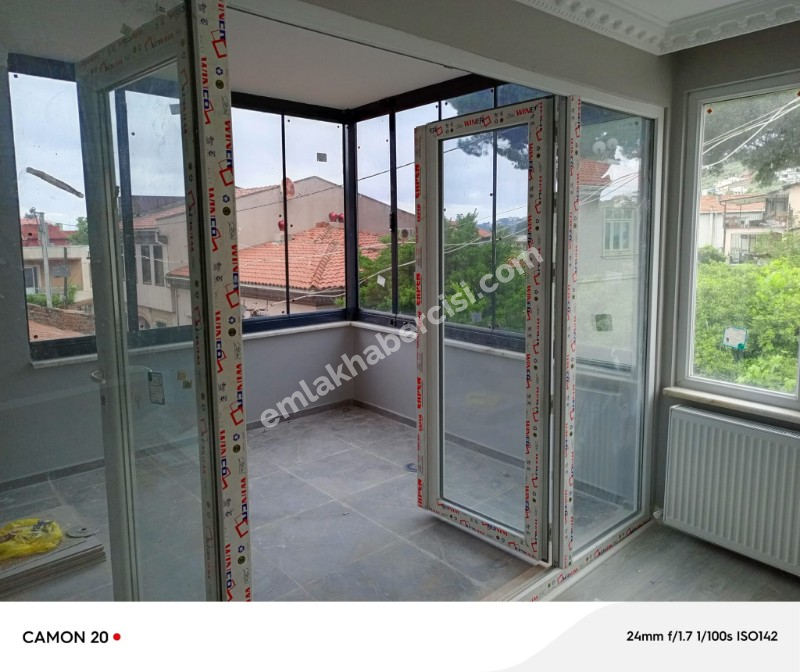 EMLAK HABERCİSİ 'NDEN MUDANYA KUMYAKA'DA SATILIK 166 M2 TAPULU, 265 m2 YAŞAM ALANI OLAN, DENİZ GÖRÜR SATILIK İKİ KATLI MÜSTAKİL EV