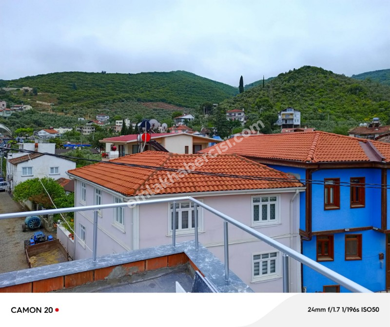 EMLAK HABERCİSİ 'NDEN MUDANYA KUMYAKA'DA SATILIK 166 M2 TAPULU, 265 m2 YAŞAM ALANI OLAN, DENİZ GÖRÜR SATILIK İKİ KATLI MÜSTAKİL EV