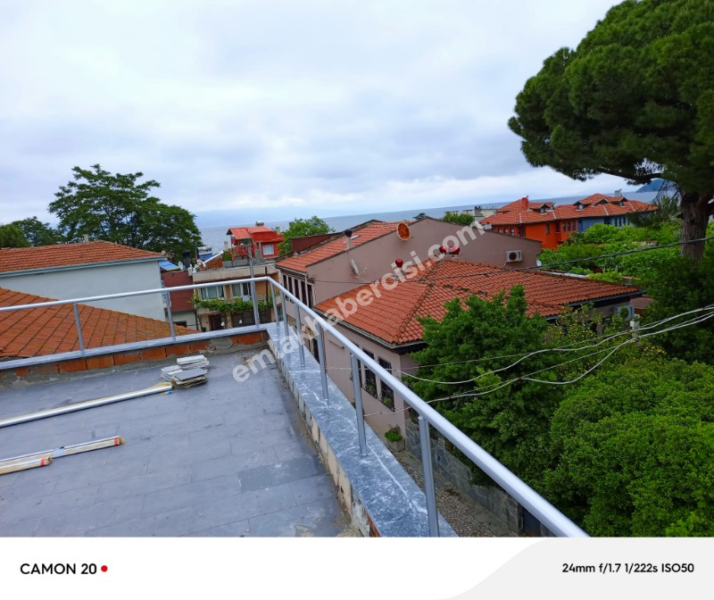 EMLAK HABERCİSİ 'NDEN MUDANYA KUMYAKA'DA SATILIK 166 M2 TAPULU, 265 m2 YAŞAM ALANI OLAN, DENİZ GÖRÜR SATILIK İKİ KATLI MÜSTAKİL EV