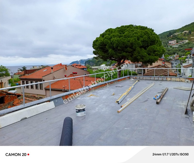 EMLAK HABERCİSİ 'NDEN MUDANYA KUMYAKA'DA SATILIK 166 M2 TAPULU, 265 m2 YAŞAM ALANI OLAN, DENİZ GÖRÜR SATILIK İKİ KATLI MÜSTAKİL EV