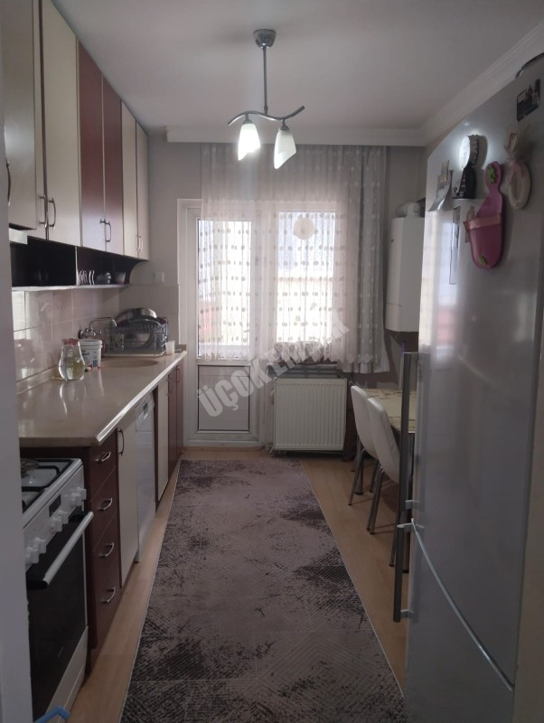 AFYON ÜÇOK EMLAKTAN CUMHURİYET MAH SATILIK ARAKAT 3+1 DAİRE