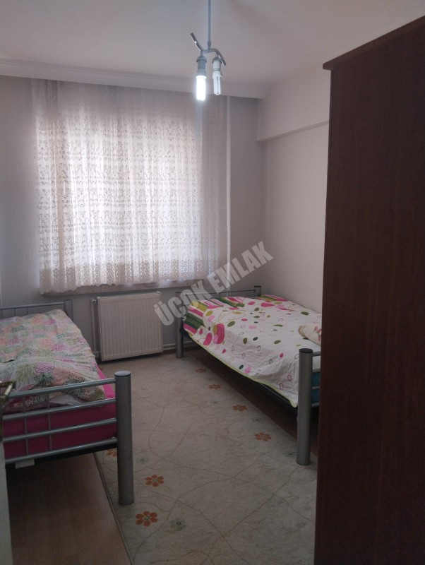 AFYON ÜÇOK EMLAKTAN CUMHURİYET MAH SATILIK ARAKAT 3+1 DAİRE