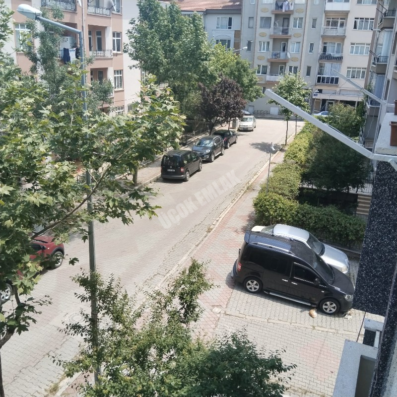 AFYON ÜÇOK EMLAKTAN CUMHURİYET MAH SATILIK ARAKAT 3+1 DAİRE