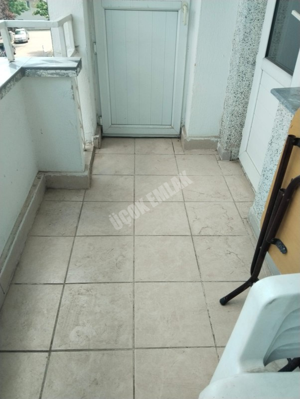 AFYON ÜÇOK EMLAKTAN CUMHURİYET MAH SATILIK ARAKAT 3+1 DAİRE