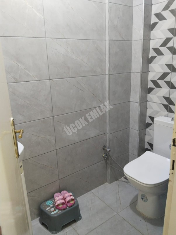 AFYON ÜÇOK EMLAKTAN CUMHURİYET MAH SATILIK ARAKAT 3+1 DAİRE
