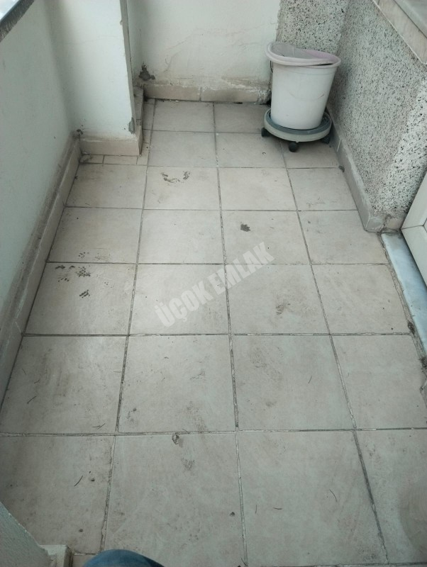 AFYON ÜÇOK EMLAKTAN CUMHURİYET MAH SATILIK ARAKAT 3+1 DAİRE
