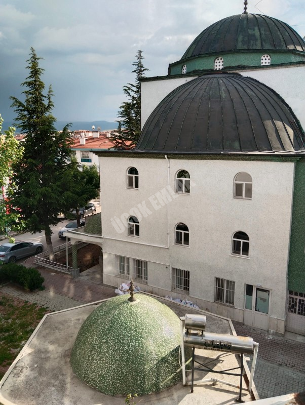 AFYON ÜÇOK EMLAKTAN HARBİŞ GAZİ MAH SATILIK 3+1 ARAKAT DAİRE