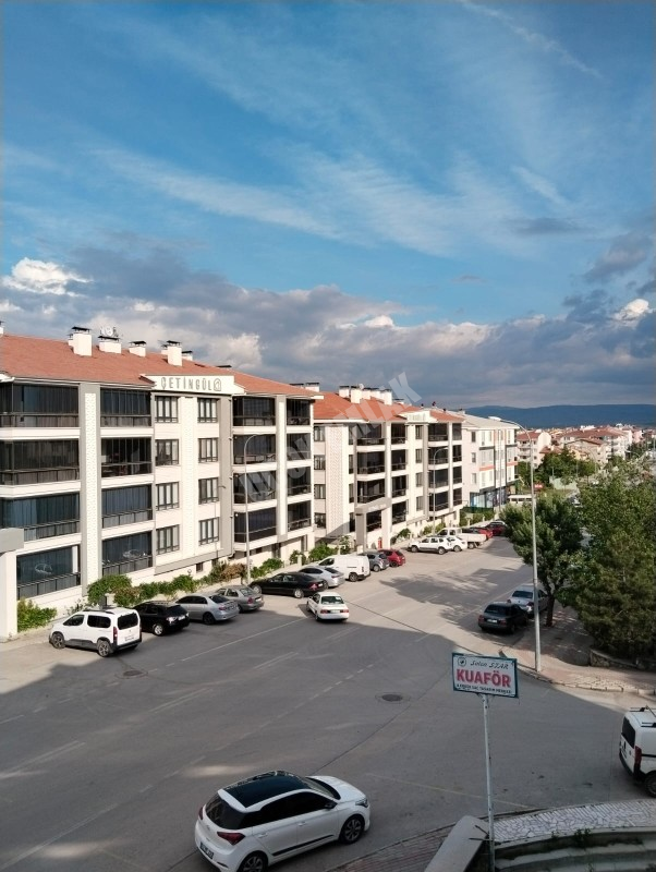 AFYON ÜÇOK EMLAKTAN HARBİŞ GAZİ MAH SATILIK 3+1 ARAKAT DAİRE