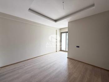 ALYANS'TAN SİTE İÇİ SOSYAL ALANLI DENİZ MANZARALI LÜKS SIFIR 2+1
