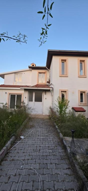 Girne Doğanköy Bölgesinde SATILIK 3+1 VİLLA
