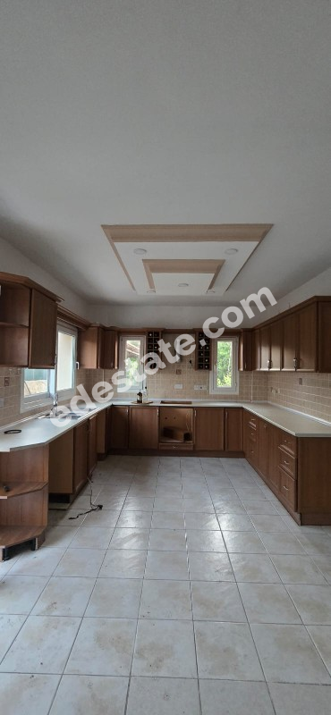 Girne Doğanköy Bölgesinde SATILIK 3+1 VİLLA