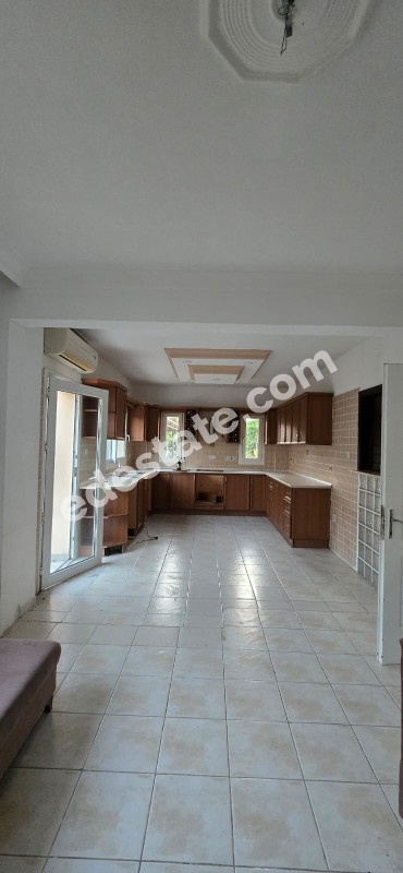 Girne Doğanköy Bölgesinde SATILIK 3+1 VİLLA