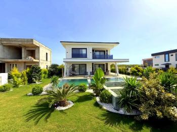 Didim'de Satılık Tasarım Harikası Villa