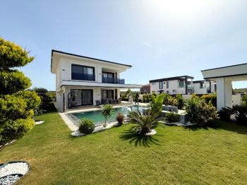 Didim'de Satılık Tasarım Harikası Villa