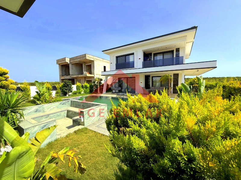 Didim'de Satılık Tasarım Harikası Villa