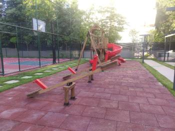 Erenköy İstasyon Caddesinde Kiralık Sıfır Binada 3+1'den 2+1 Çevrili Büyük Daire