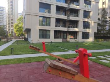 Erenköy İstasyon Caddesinde Kiralık Sıfır Binada 3+1'den 2+1 Çevrili Büyük Daire
