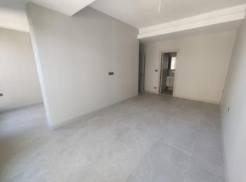 Erenköy İstasyon Caddesinde Kiralık Sıfır Binada 3+1'den 2+1 Çevrili Büyük Daire
