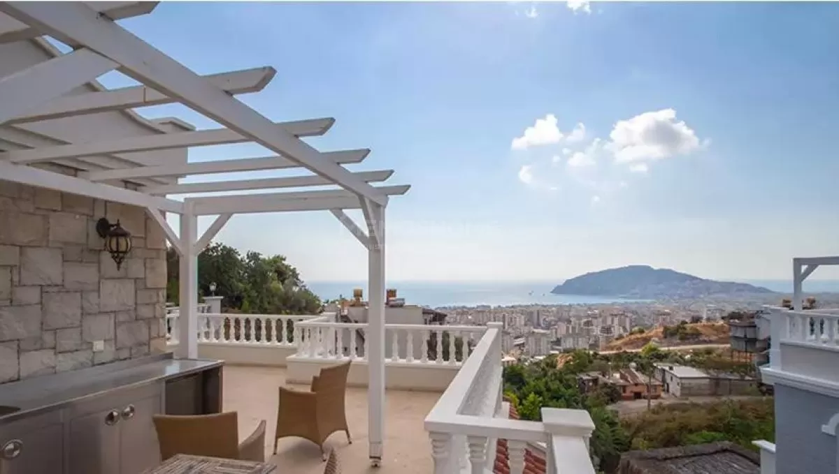 Geräumige 3+1 Villa in Cikcilli