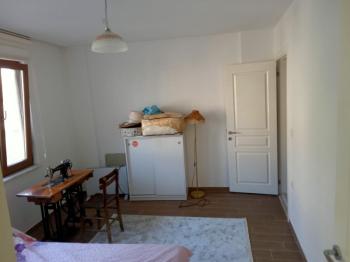 EMLAK HABERCİSİ 'NDEN BURSA, MUDANYA MERKEZDE, BAHÇELİ, 5 YAŞINDA, KAT MÜLKİYETLİ,  2 DAİRELİ MÜSTAKİL EV