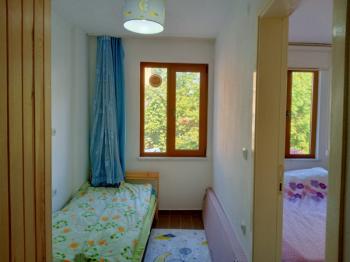 EMLAK HABERCİSİ 'NDEN BURSA, MUDANYA MERKEZDE, BAHÇELİ, 5 YAŞINDA, KAT MÜLKİYETLİ,  2 DAİRELİ MÜSTAKİL EV