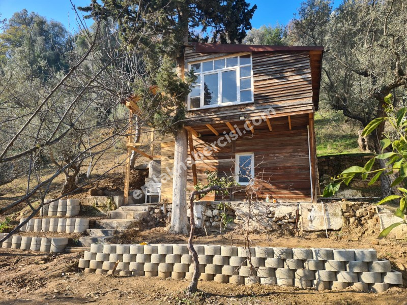 EMLAK HABERCİSİ 'NDEN MUDANYA ÖMERBEY MERKEZDE, DOĞA İLE İÇİÇE, SAHİLE 500 METRE VİLLA İMARLI ARSA