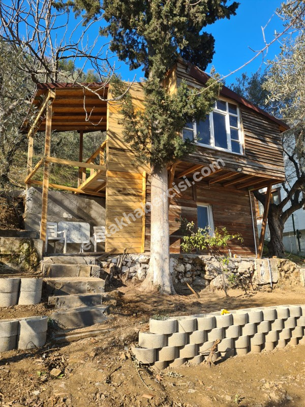 EMLAK HABERCİSİ 'NDEN MUDANYA ÖMERBEY MERKEZDE, DOĞA İLE İÇİÇE, SAHİLE 500 METRE VİLLA İMARLI ARSA