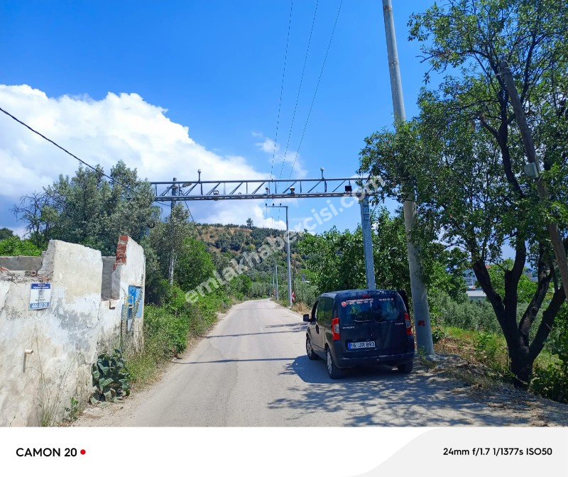 EMLAK HABERCİSİ 'NDEN BURSA-MUDANYA ANA YOLA 1 KM MESAFEDE MUDANYA IŞIKLI YOLU 'NDA  ASFALTA CEPHE 6+1 VİLLA& KONAK