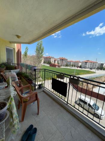 AFYON ÜÇOK EMLAKTAN MAREŞAL FEVZİ ÇAKMAK MAH SATILIK 3+1 DAİRE