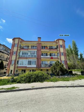 AFYON ÜÇOK EMLAKTAN MAREŞAL FEVZİ ÇAKMAK MAH SATILIK 3+1 DAİRE