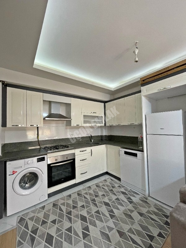 AFYON ÜÇOK EMLAKTAN MERKEZDE KİRALIK LÜX EŞYALI 2+0 DAİRE