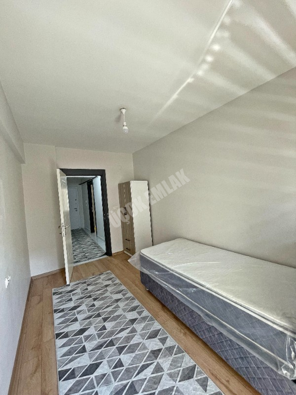 AFYON ÜÇOK EMLAKTAN MERKEZDE KİRALIK LÜX EŞYALI 2+0 DAİRE